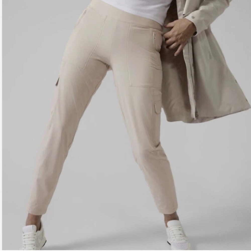 Athleta Chelsea Lined Cargo Pants. Size 2
